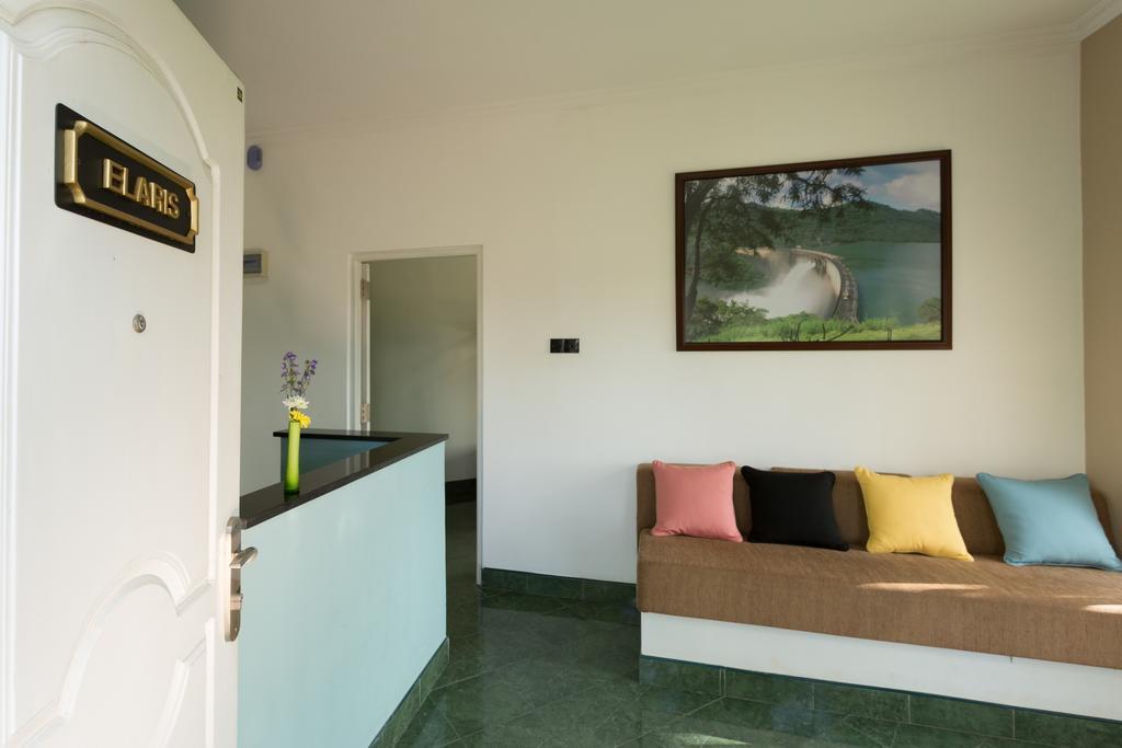 Shalom Residence Kandy Luaran gambar