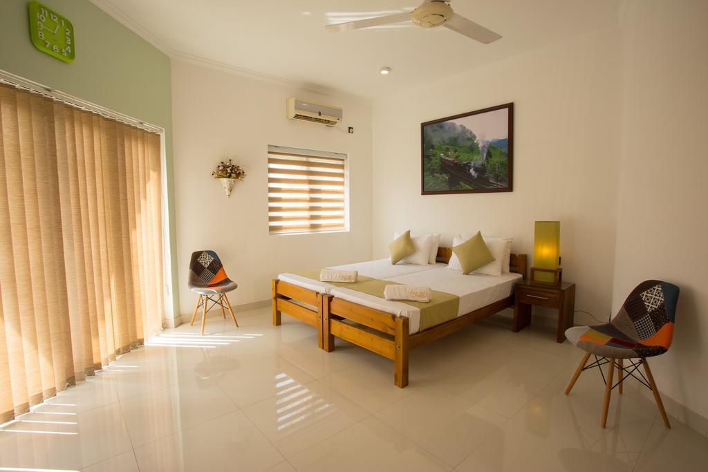 Shalom Residence Kandy Luaran gambar