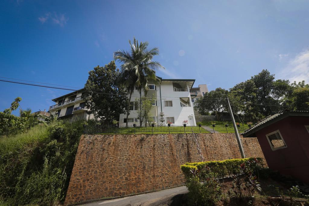Shalom Residence Kandy Luaran gambar